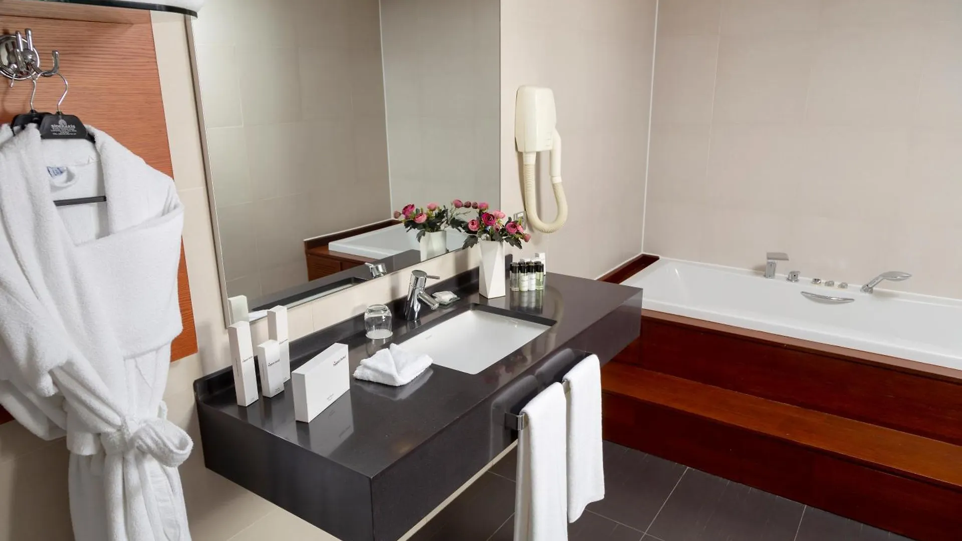 Nippon Hotel Istanbul 4*,