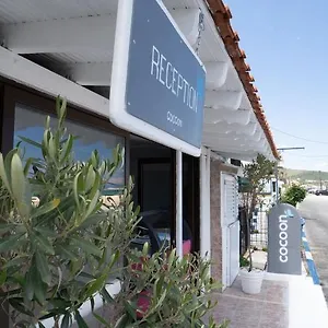 Cocoon Hotel-beach Bar Σάρτη